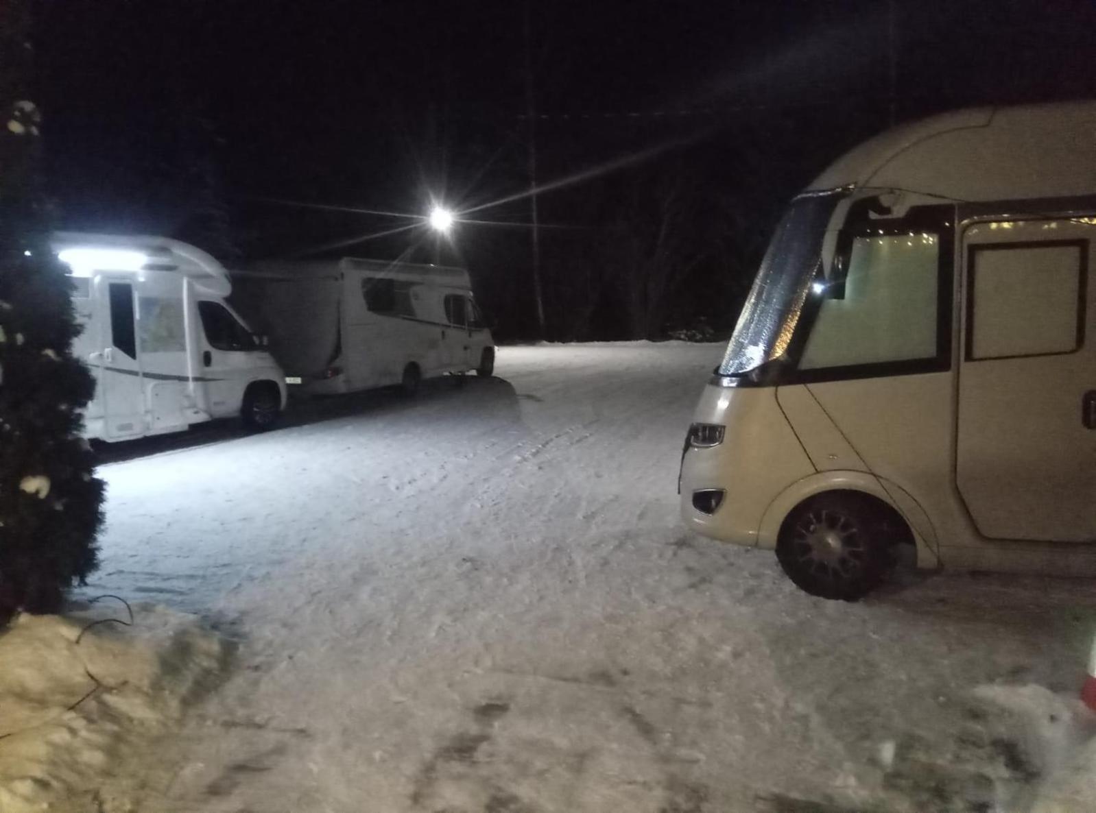 Linnamehe Puhkekeskus Kuiaru Buitenkant foto